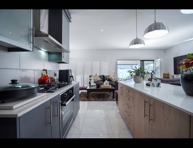 4 BEDROOM HOUSE FOR SALE IN SANDOWN